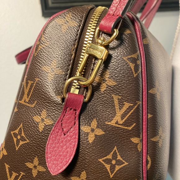 Louis Vuitton Retiro PM In Monogram/Raisin - Picture 12 of 16